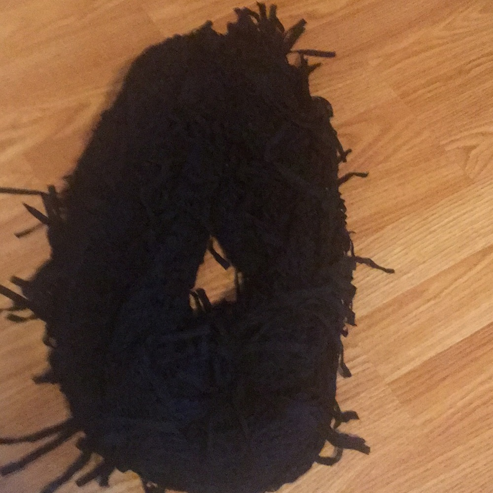 Black infiniti scarf